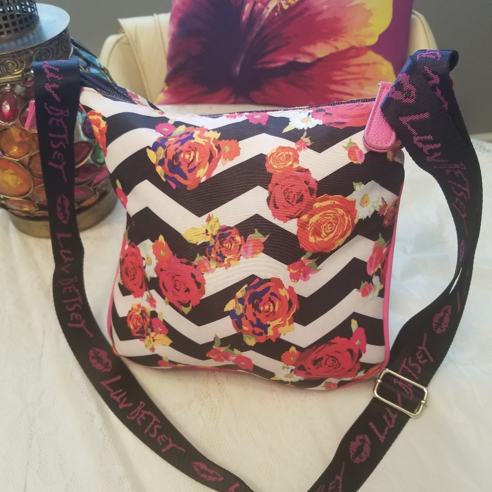 Nwt Awesome Bright Crossbody By Bestsy Johnson - Picture 2 of 8